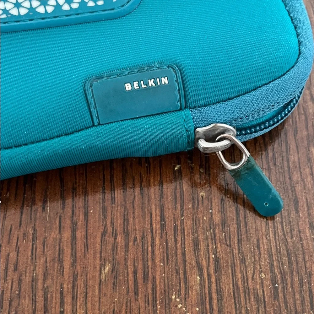 Belkin Blue Tablet Sleeve iPad Kindle Kobo Case Protective Zip Pouch